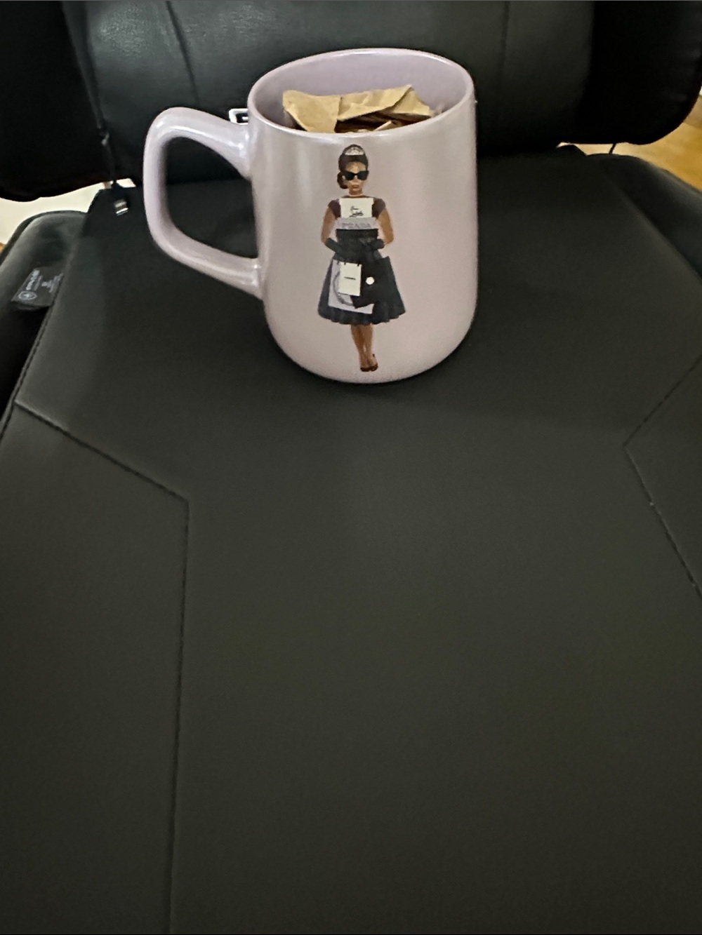 Amanda Greenwood Art Ceramic Fashionista Mug. - Picture 4 of 4